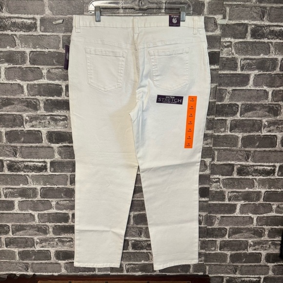 NWT Gloria Vanderbilt Amanda Jeans Classic fit Tapered leg Mid rise White - Picture 8 of 11